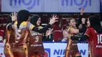 Selebrasi tim putri TNI AU saat bertanding melawan tim putri TNI AL  pada putaran kedua final four di GOR Joyoboyo, Kediri, Rabu (6/12/2023). TNI AU berhasil memetik kemenangan atas TNI AL dengan skor 3-1 (25-21, 19-25, 25-17, dan 25-21) dan berhask melaju ke grand final Livoli Divisi Utama 2023. (Dok. PBVSI)