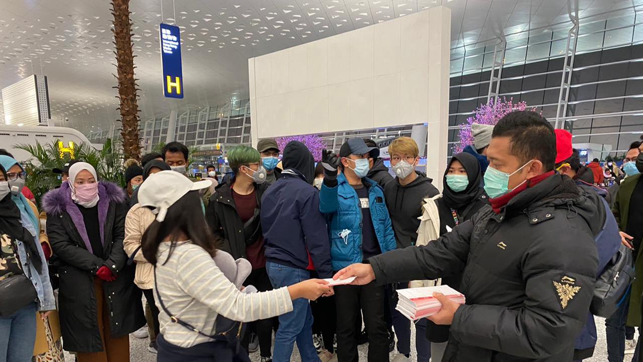 Suasana Evakuasi 245 WNI di Bandara Tianhe Wuhan