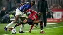 AC Milan hanya membalas melalui Fikayo Tomori. (Marco BERTORELLO / AFP)