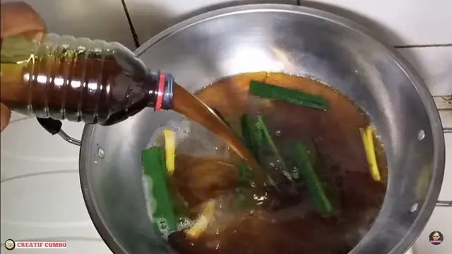 Modal Satu Bahan Dapur, Ini Cara Buat Minyak Goreng Bekas Jadi Jernih Kembali