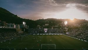 Pemandangan sunset di markas Como 1907, Stadion Giuseppe Sinigaglia. (Dok X @Como_1907)