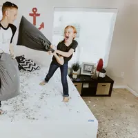 Sebelum dekat dengan teman, empat zodiak ini akan dekat sama saudaranya terlebih dahulu. (Sumber foto: