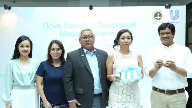 foto Dr. Danang, Dr. Mely, Anggya, Murthy