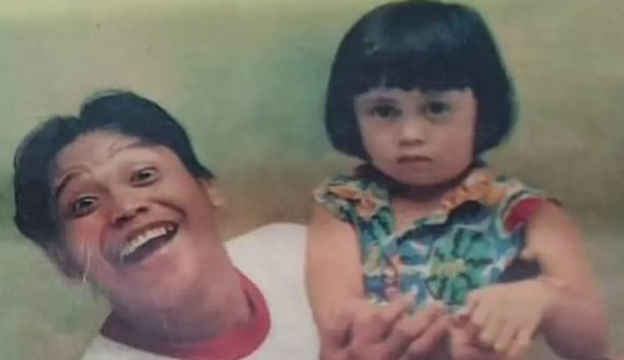 Potret Mandra Bareng Anaknya. (Sumber: Instagram/fans_ranokarnoyessygusman)