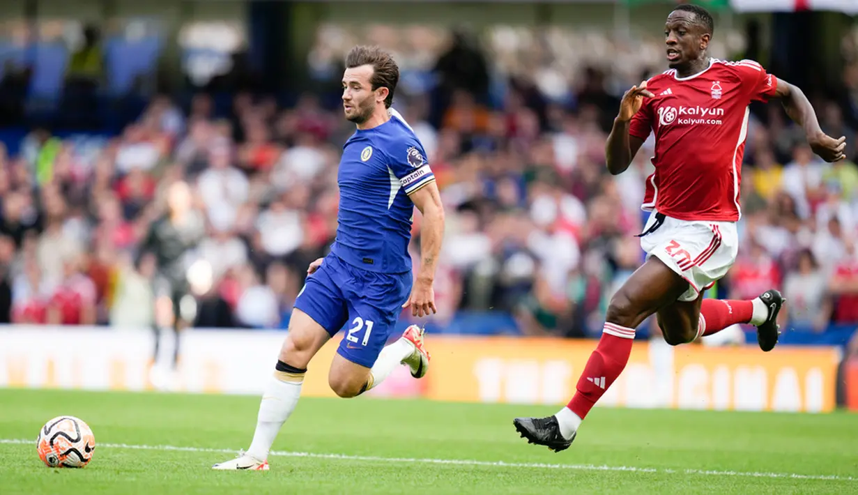 Begitu juga dengan upaya dari Nicolas Jackson pada menit ke-39. Bola hasil sepakannya dari kanan pertahanan masih bisa diantisipasi pemain belakang tim tamu. (AP Photo/Kirsty Wigglesworth)