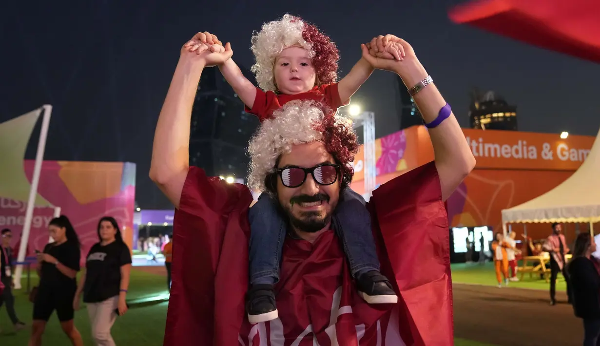 Foto Keseruan Penonton dari Berbagai Penjuru Dunia Saat Menyaksikan