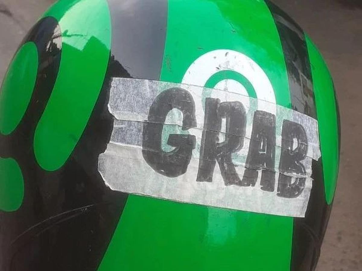Abang Gojek Pakai Apps Grab