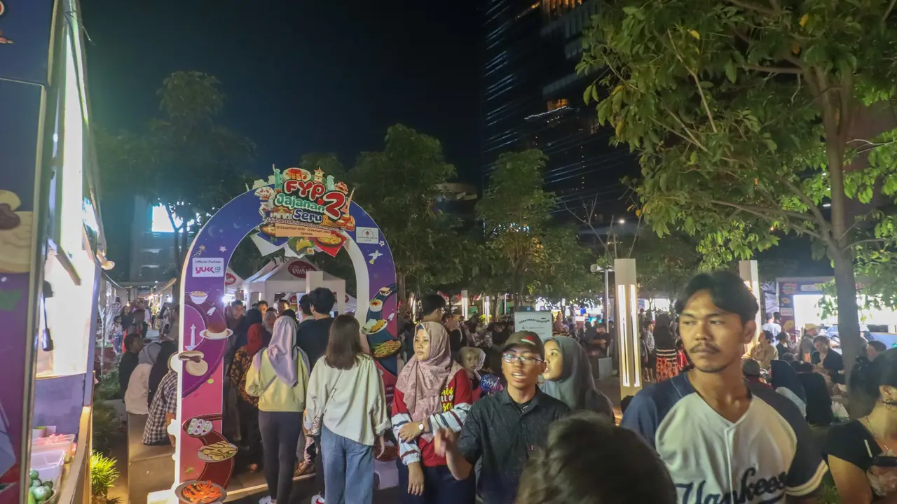 sejak sore, Sarinah Jakarta sudah dipenuhi pengunjung yang ingin menikmati berbagai rangkaian acara pada malam pergantian tahun 2024 ke 2025. (Dok Sarinah)