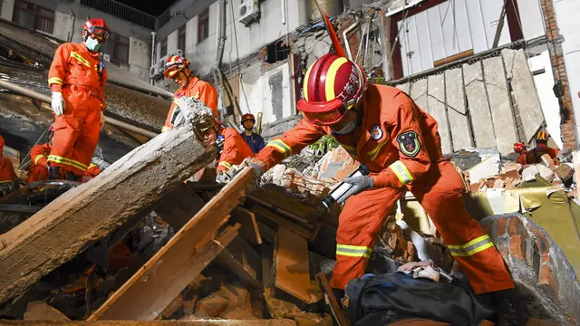 Hotel di China Ambruk, Puluhan Orang Hilang
