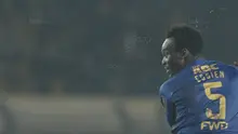 Pemain Persib Bandung, Michael Essien saat melawan PS TNI pada lanjutan Liga 1 2017 di Stadion Si Jalak Harupat, Sabtu (05/8/2017). Persib menang 3-1. (Bola.com/Nicklas Hanoatubun)