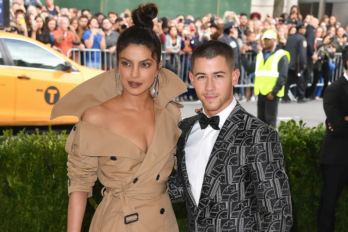 [Bintang] Nick Jonas dan Priyanka Chopra