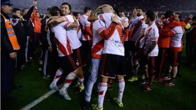 River Plate meraih gelar Copa Libertadores ketiganya setelah mengalahkan Tigres klub asal Meksiko 3-0 pada Rabu (5/8/2015).