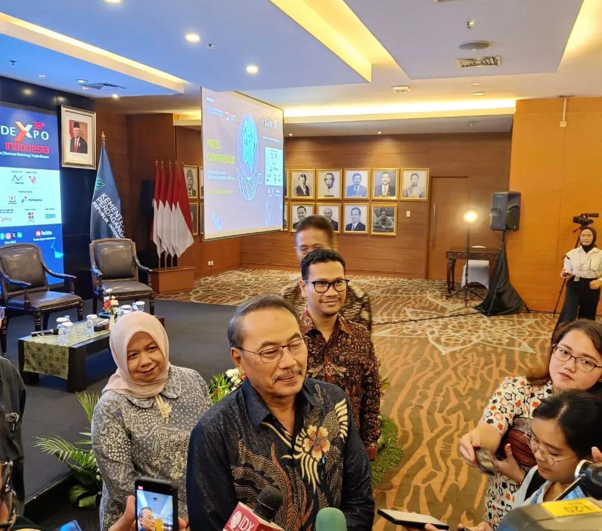 "Jadi, ini masih dalam wacana pembahasan mengenai apakah ini terlarang atau tidak? apakah kratom masuk psikotropika atau tidak, itu sjaa. Kami akan ikut kalau sudah ada keputusan," tandas Didi.