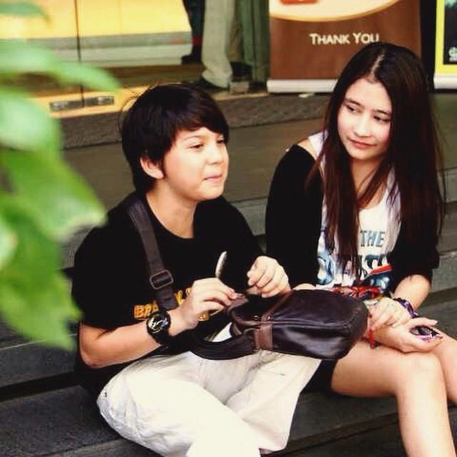 7 Potret Kedekatan Endy Arfian dan Prilly Latuconsina Sejak Kecil