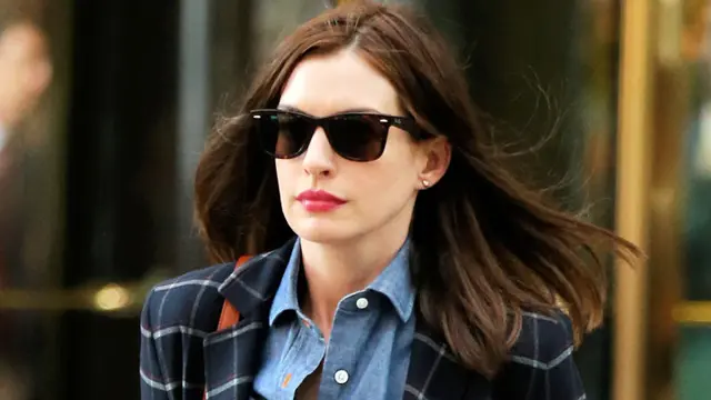 Diet Vegetarian, Anne Hathaway Minta Kue Khusus di Lokasi Syuting