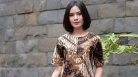 5 Model Baju Batik Atasan Wanita Lengan Panjang Modern 2025, Jadi Rekomendasi dan Wajib Dicoba (created by AI)