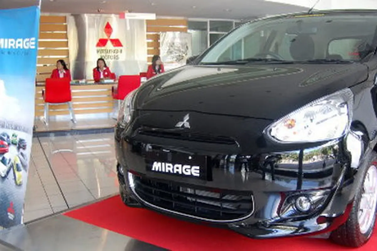 Mitsubishi Mirage di dealer Pekan Perkasa Berlian Motor Pekanbaru (By Nazar Ray)