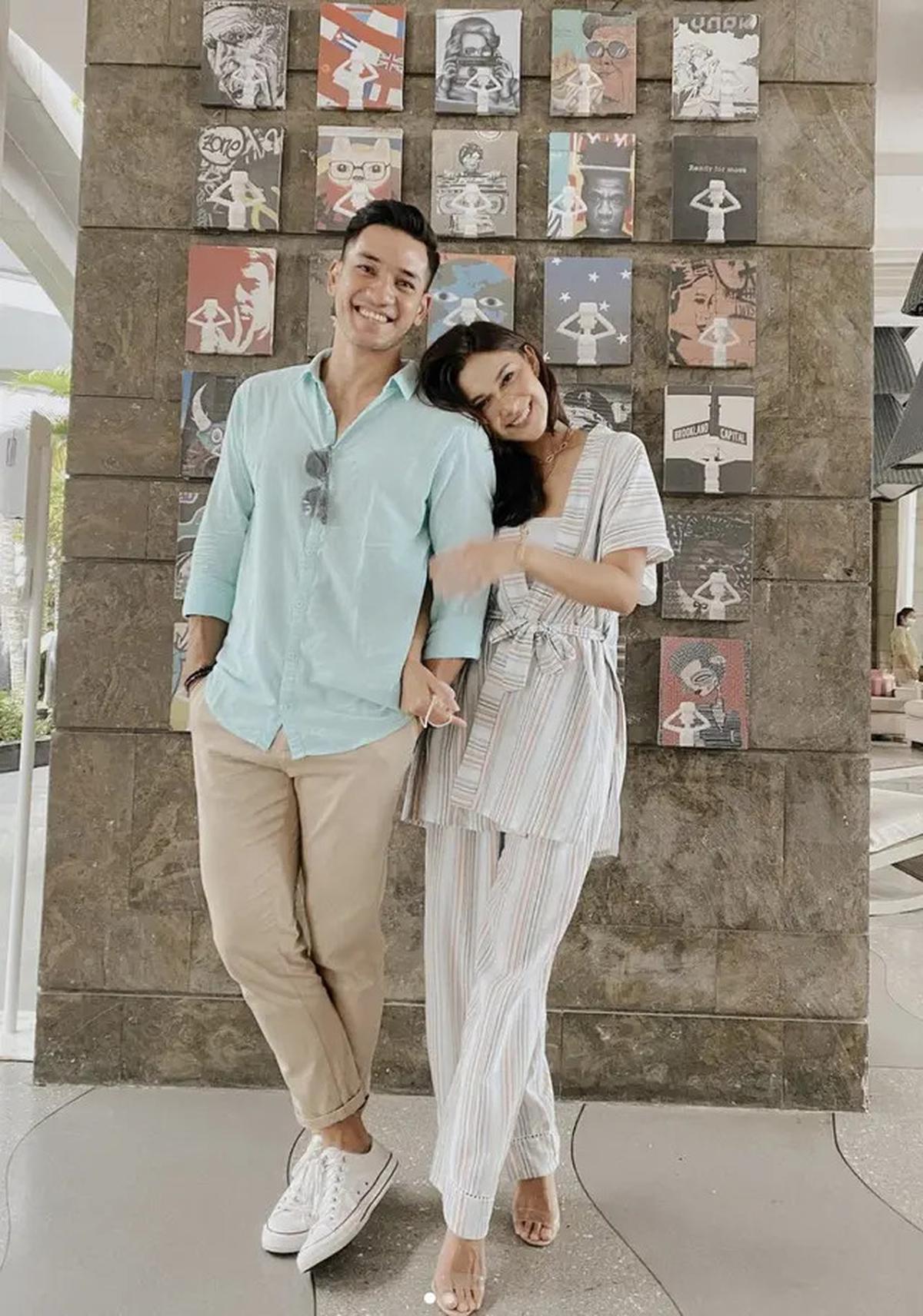 Terlepas dari gaya yang mereka pilih, keserasian tema gaya yang mereka hadirkan selalu menjanjikan gaya kompak yang memikat.