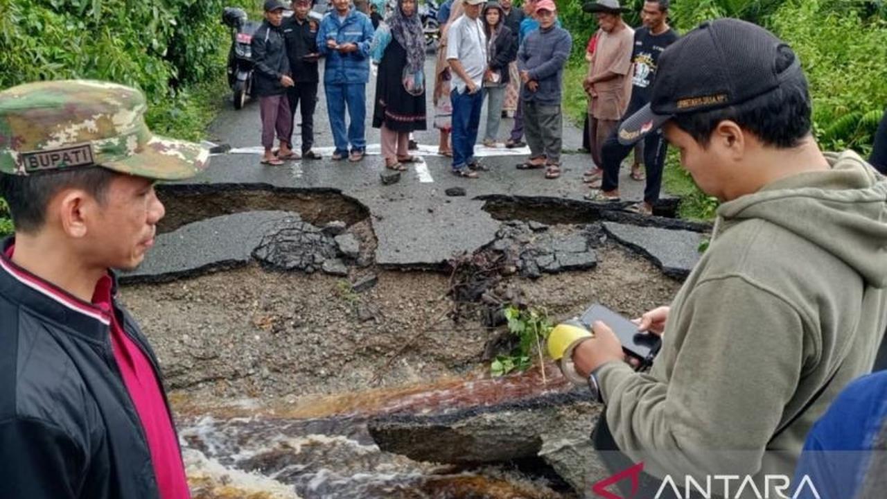 Akses Jalan Lintas Kecamatan di Aceh Barat Putus Akibat Banjir, Ternyata Box Culvert Sudah Retak 2 Tahun Lalu