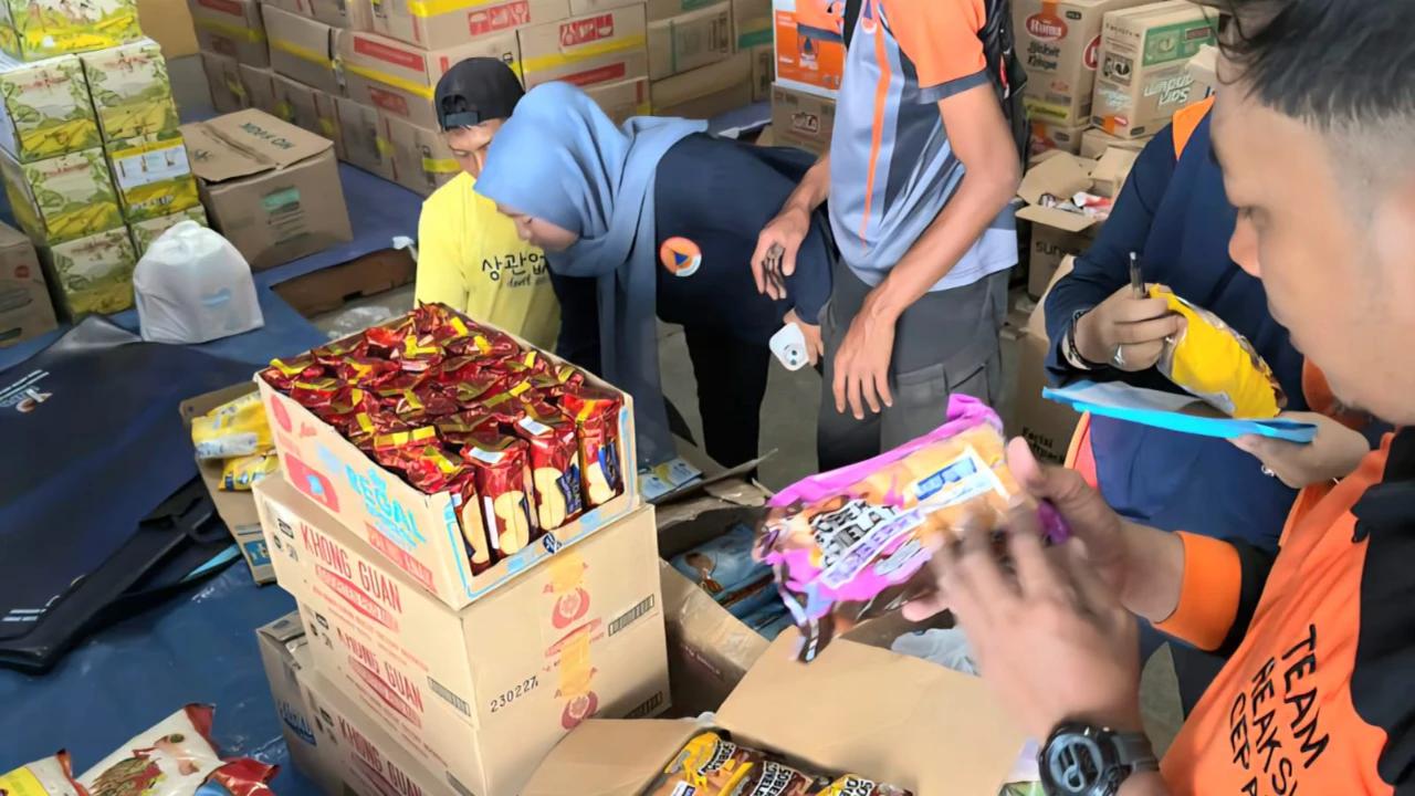 Bantuan Kemanusiaan Mengalir untuk Korban Bencana di Sumatra dan Jawa Timur