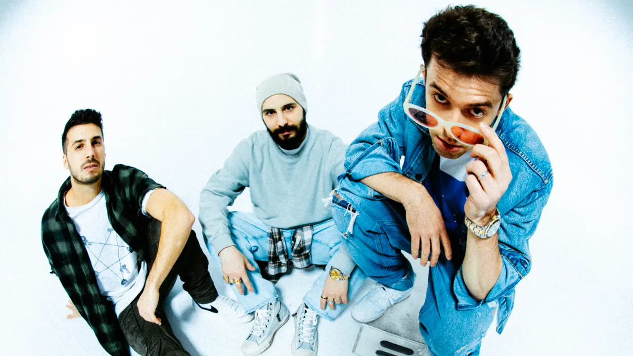 Cash Cash