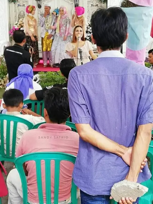 Momen Kocak Undang Mantan ke Pernikahan, Antara Sedih dan Bikin Ngakak