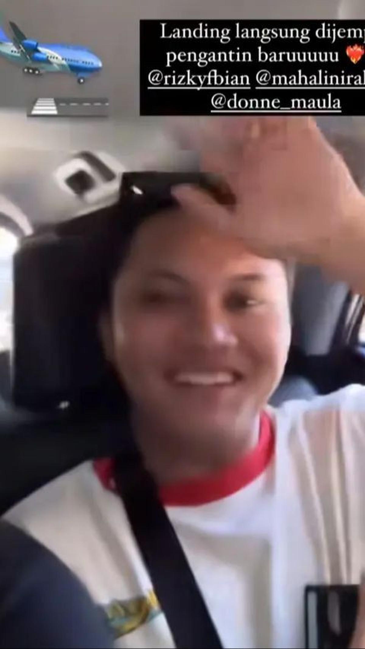 Pria yang kerap disapa Iky ini sengaja mengajak Yura dan Donne untuk ikut berbulan madu bersama mereka.