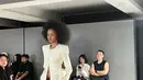 Didomainasi dengan blazer modifikasi, berbagai potongan celana panjang, outer pversize dan top yang memperlihatkan garis kebebasan dalam berekspresi. Tepat untuk kaum urban yang ekspresif dan dinamis.  / Foto: Fimela.com.