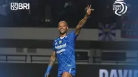 David da Silva berselebrasi setelah mencetak gol kedua Persib Bandung dalam pertandingan BRI Liga 1 2023/2024 melawan PSS Sleman di Stadion Gelora Bandung Lautan Api, Bandung, Sabtu, 28 Oktober 2023. (foto:&nbsp;IG/liga1match)