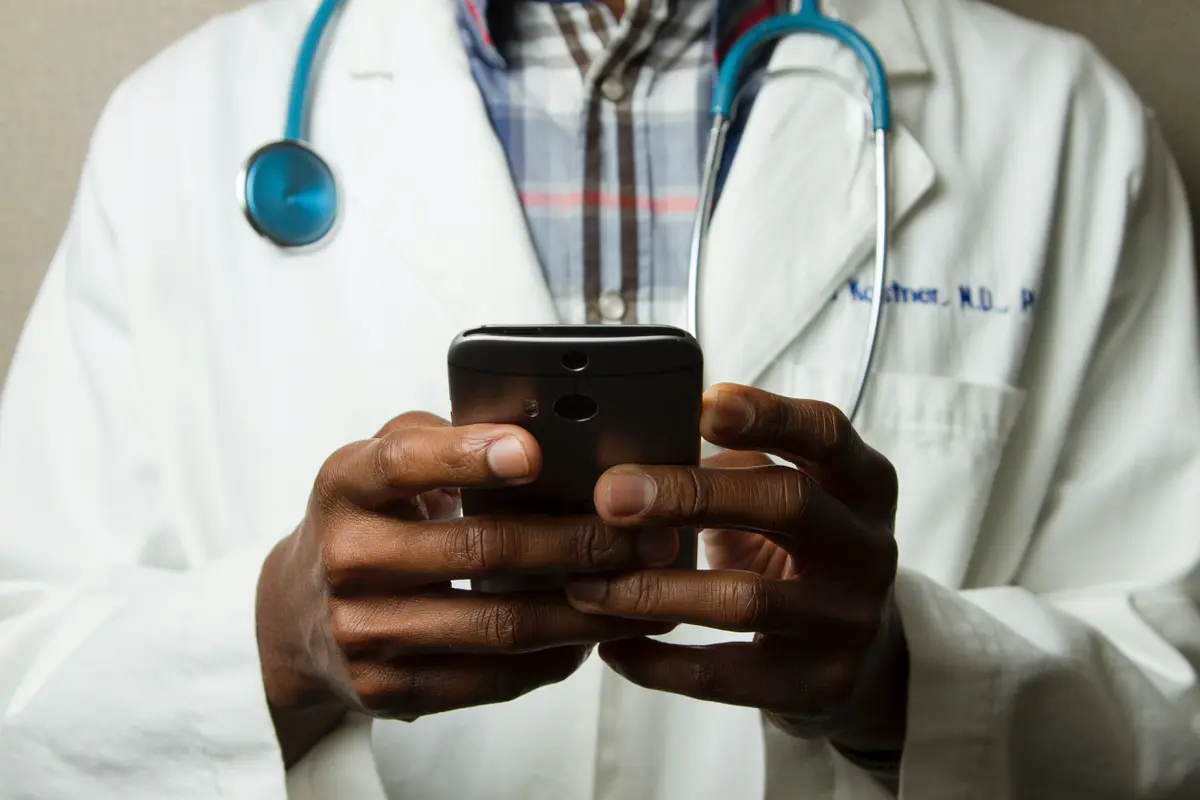 Video persalinan viral di TikTok milik dr Kevin Samuel/dok. Unsplash National Cancer