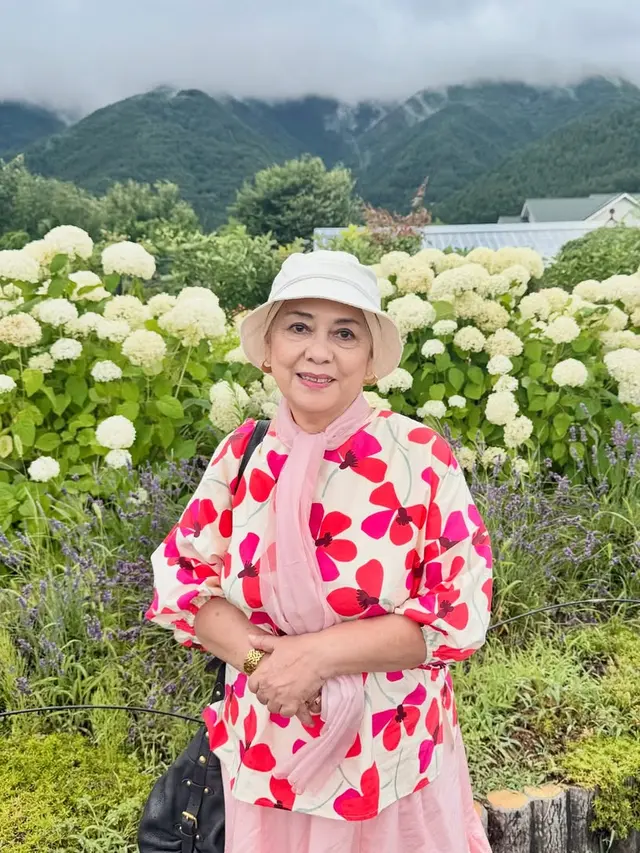 Yanni Mulyaningsih tampak Awet Muda di Usia 71 Tahun (Instagram/annisayudhoyono)