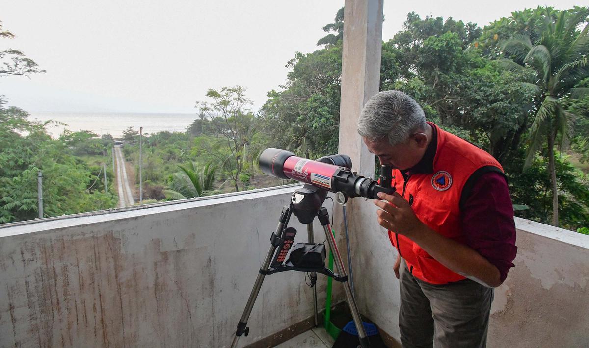 Pos Pemantauan Anak Krakatau Terus Pantau Aktivitas Gunung