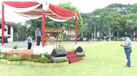 Rektor IPDN Prof. Dr. Drs. H. Hadi Prabowo, M.M. memimpin upacara pencanangan Dies Natalis ke-68 IPDN di Lapangan Abdi Praja IPDN Kampus Jatinangor, Jumat (16/2/2024). (Ist)