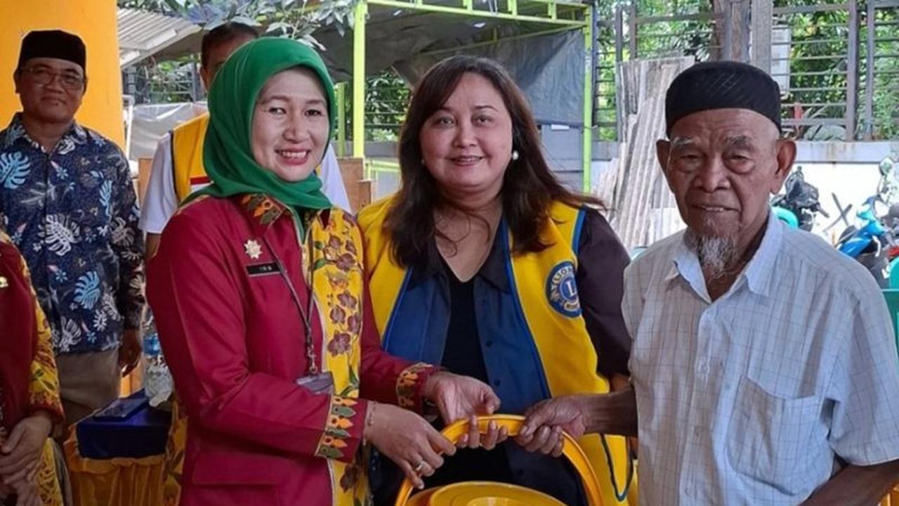 Pemerintah Kota Jakarta Barat Salurkan 400 Paket Bantuan Korban Banjir Jakarta Barat di Rawa Buaya