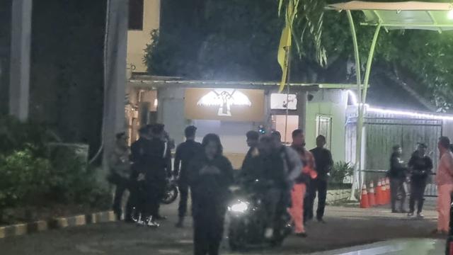 Usai Airlangga Hartarto Mundur, Markas Golkar Dijaga Anggota Brimob Polri