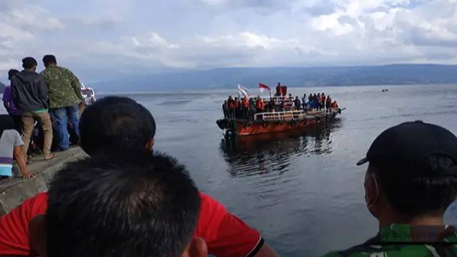 KM Sinar Bangun tenggelam di Danau Toba