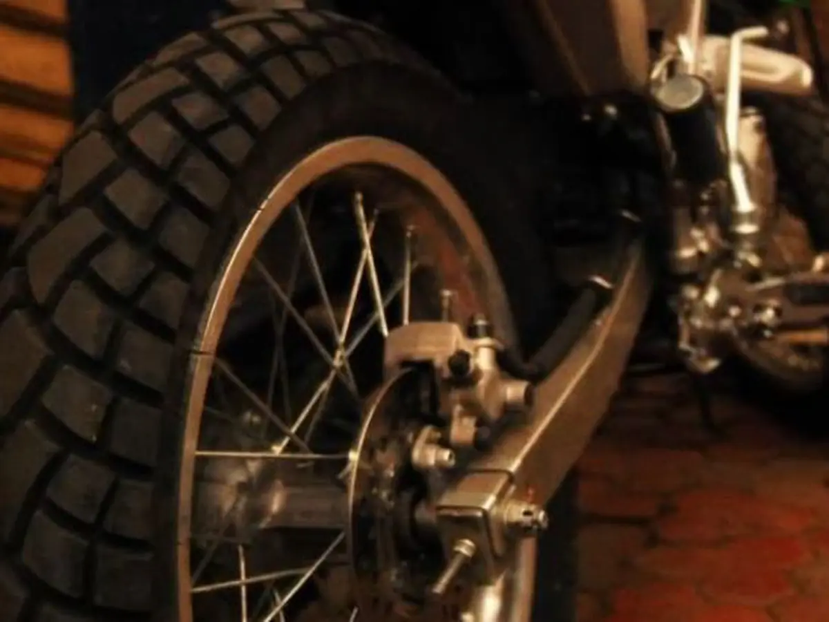 Dua Jenis Ban Pendukung Gaya Scrambler Otomotif Liputan6