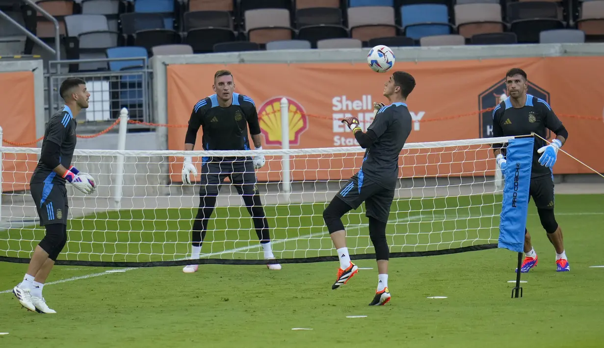 Argentina juga mencetak total lima gol dan tak sekali pun kebobolan. (AP Photo/Julio Cortez)