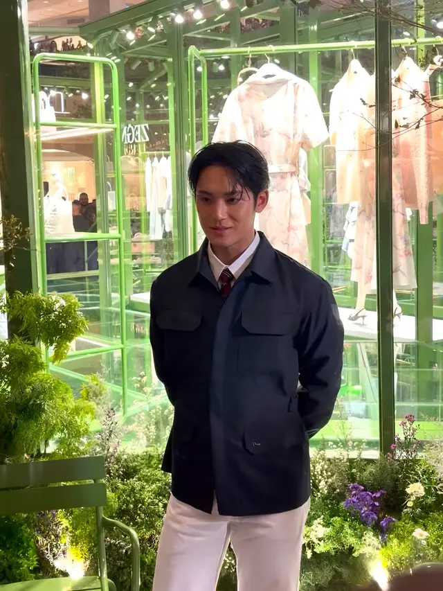 Mingyu Tampil Simpel dalam Balutan Dior