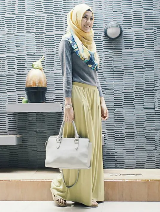 "Icha sendiri sih berhijab yang penting nyaman dan pas digunakan. Kalau style sih bisa balik ke pribadi masing-masing biar modis dan lainnya," ujar Alysa Soebandono. (via instagram/@ichasoebandono)