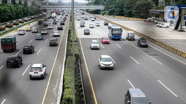 Volume Kendaraan Meningkat di Jalan Tol
