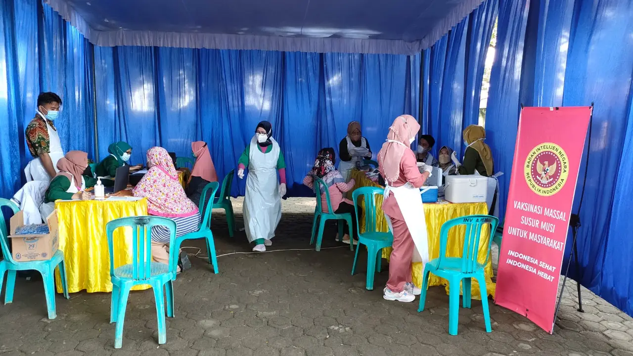 Ratusan Tukang Becak di Palembang Ikuti Vaksinasi BIN Sumsel
