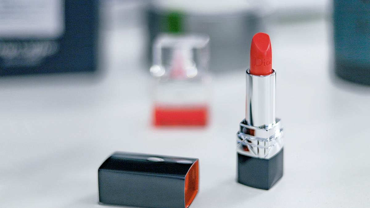 3 Kunci Pilih Warna Lipstik Anti-gagal, Perhatikan Undertone