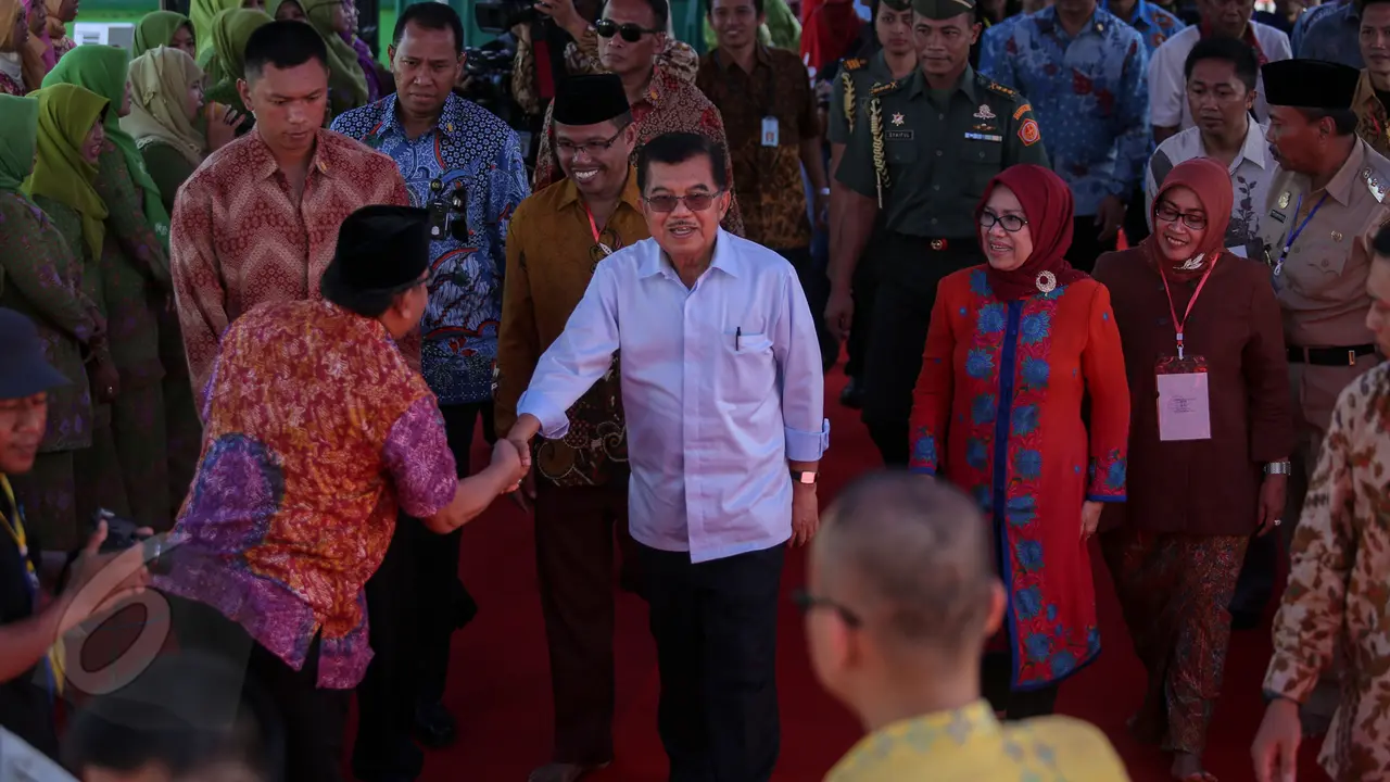 Jusuf Kalla Tinjau Masjid Tempat Mengaji Dirinya Waktu Kecil