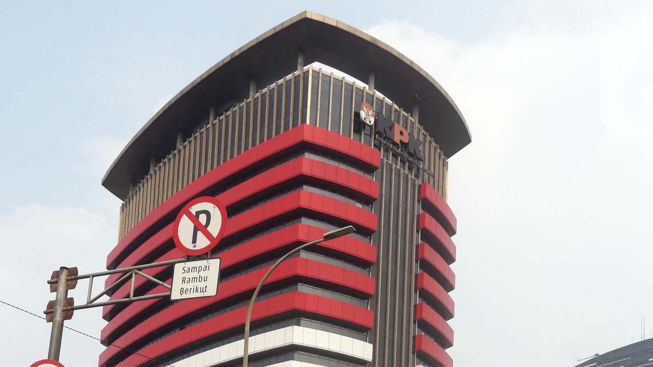 KPK Obok-Obok Kantor Dinas PUPR Banyuasin Terkait Korupsi Proyek Jalan Tebing Bulang, Barang Bukti Ini Disita