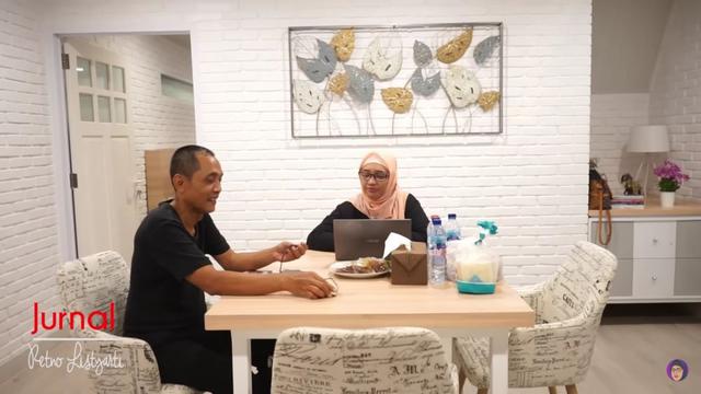 Potret dapur rumah Andy F. Noya (Sumber: YouTube/Jurnal Retno Listyarti)