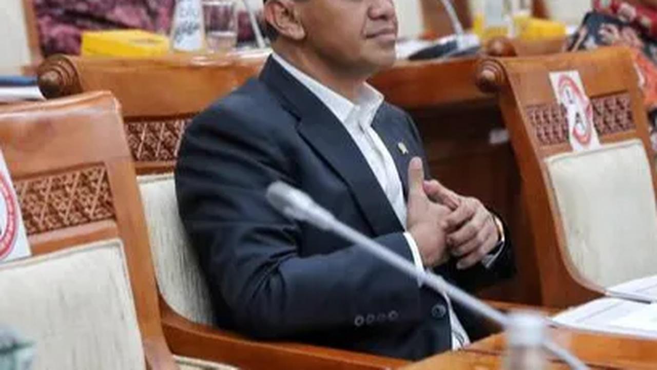 Menteri Investasi Bahlil Lahadalia memastikan rencana investasi di Pulau Rempang, Batam, Kepulauan Riau harus tetap berjalan. Selain itu juga, dia memastikan hak warga Pulau Rempang dapat terpenuhi.
