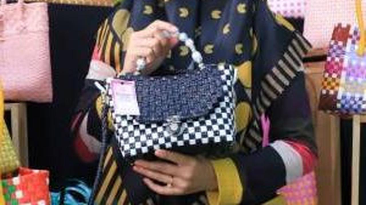 Modal Awal Hanya Rp100 Ribu, Warga Tangerang Raup Cuan Belasan Juta Rupiah dari Tas Plastik