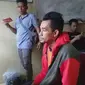 Enung alias Hadin, penjahat spesialis pencuri kotak amal di masjid, akhirnya dilumpuhkan jajaran Kepolisian Resort, Garut, Jawa Barat,dini hari tadi. (Liputan6.com/Jayadi Supriadin)