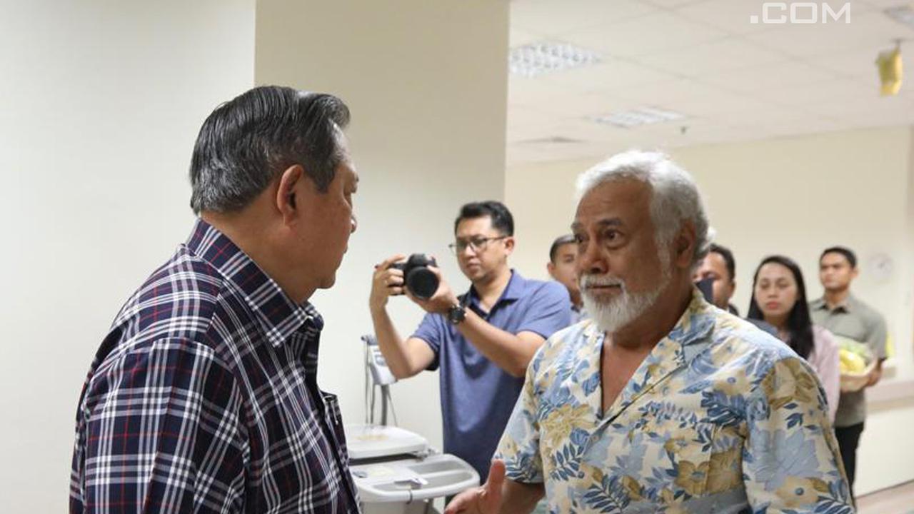 Jenguk Ani Yudhoyono, Xanana Gusmao Peluk SBY dan AHY